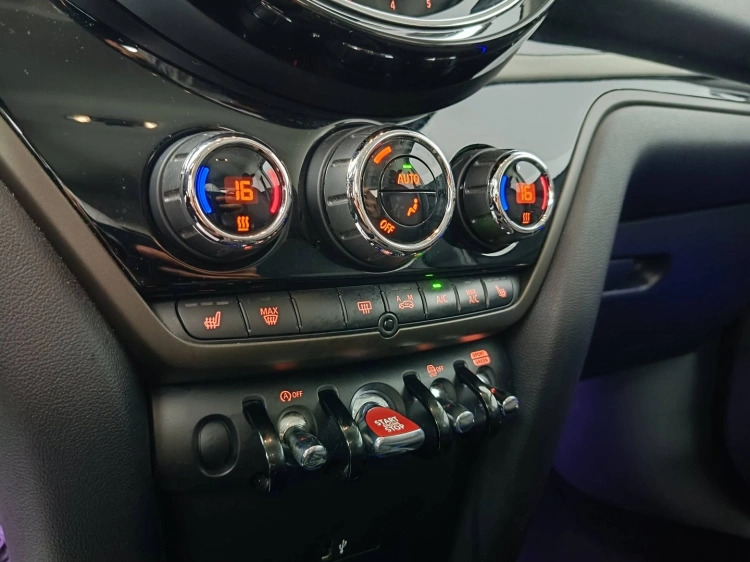 17 - MINI Countryman Mini Countryman 2.0 Cooper D Classic auto