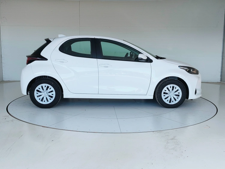 7 - Toyota Yaris Yaris 1.0 Active