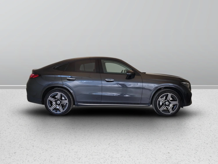 6 - Mercedes-Benz GLC 300 de phev AMG Line Premium Plus 4matic auto