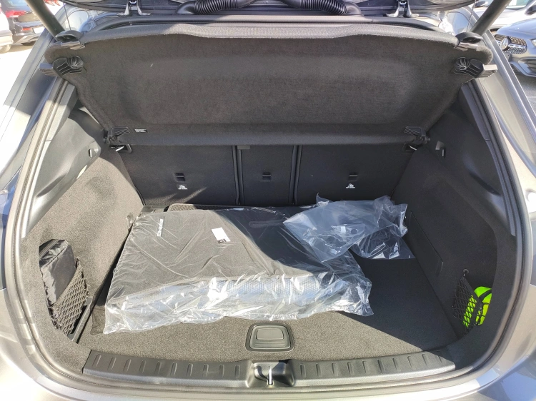 7 - Mercedes-Benz GLA 200 d automatic