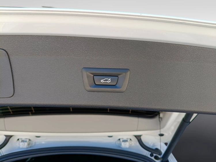 19 - BMW X1 X1 sdrive16d xLine auto