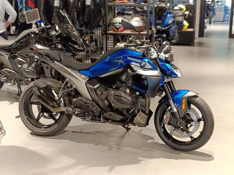 2 - BMW Motorrad R R 1300 R