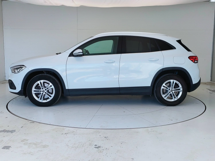 8 - Mercedes-Benz GLA 220 d Sport 4matic auto