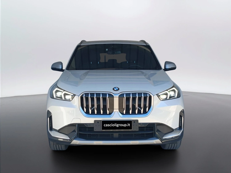 2 - BMW X1 X1 sdrive18d X-Line Edition Essence auto