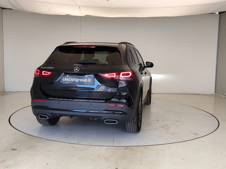 6 - Mercedes-Benz GLA 200 d Premium auto