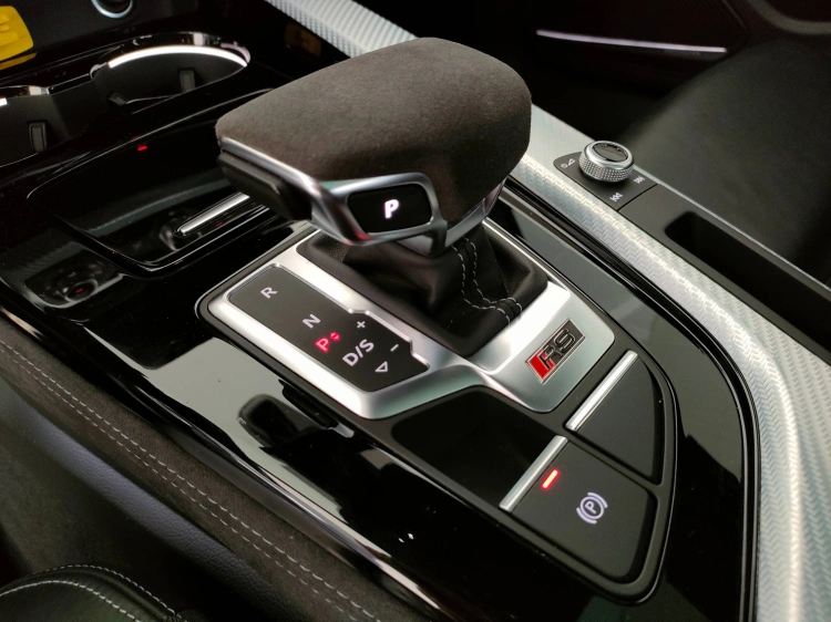 13 - Audi RS4 RS4 Avant 2.9 tfsi quattro 450cv tiptronic