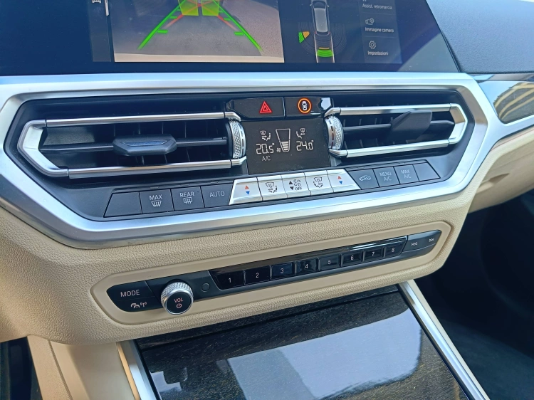 17 - BMW Serie 3 320d Touring Luxury auto