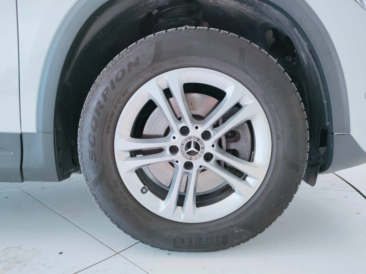 10 - Mercedes-Benz GLA 220 d Sport 4matic auto