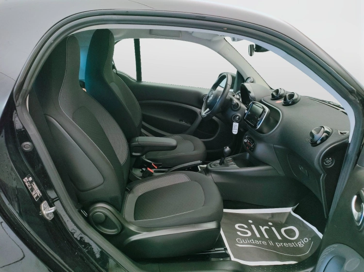 12 - smart fortwo Fortwo eq Passion 4,6kW
