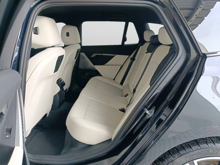 9 - BMW Serie 5 520d Touring 48V xdrive MSport Pro auto