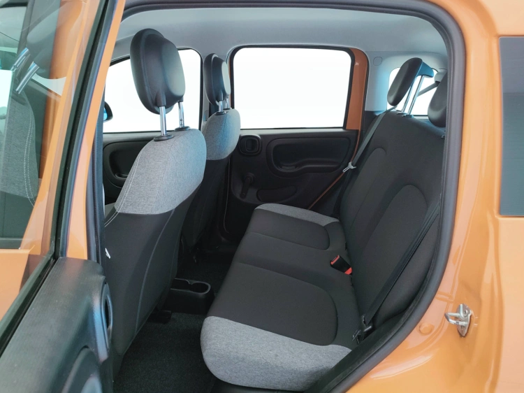 10 - Fiat Panda Panda 0.9 t.air t. natural power City Life 70cv