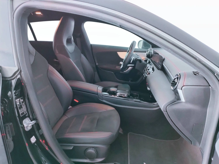 11 - Mercedes-Benz CLA Shooting Brake 200d Premium auto