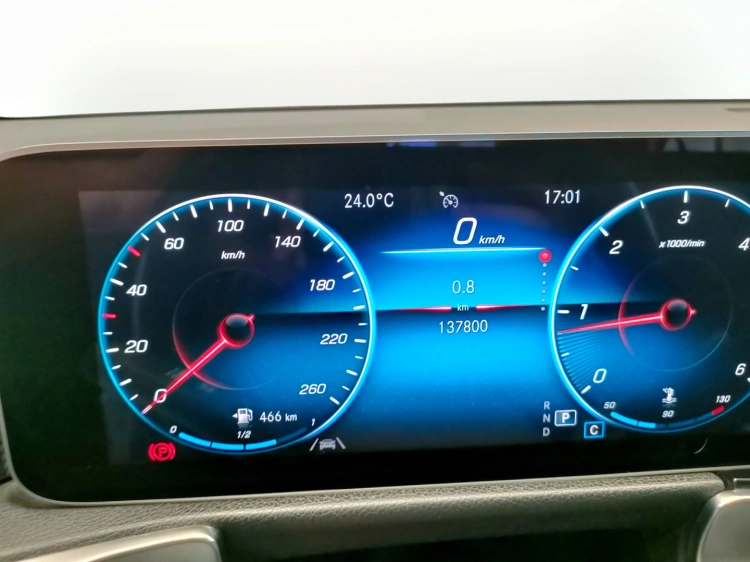 13 - Mercedes-Benz GLB 200 d Sport auto 7p.ti