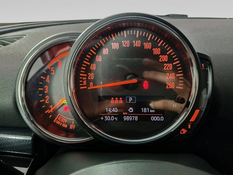 12 - MINI Cooper Mini Clubman 2.0 Cooper D Essential auto