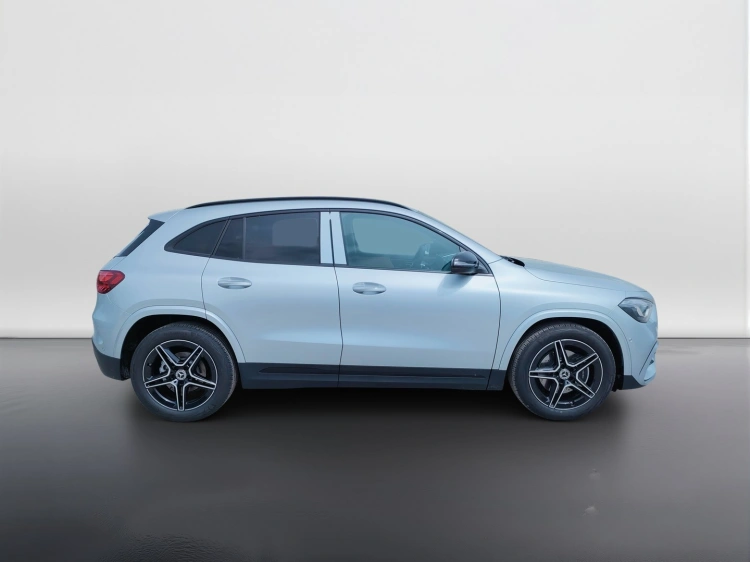 7 - Mercedes-Benz GLA 200 d automatic
