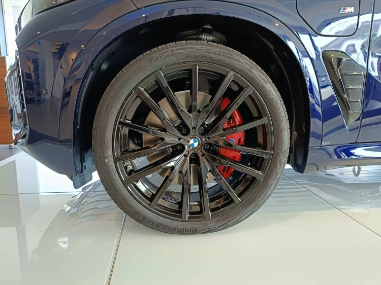 4 - BMW X5 BMW X5 xDrive50e