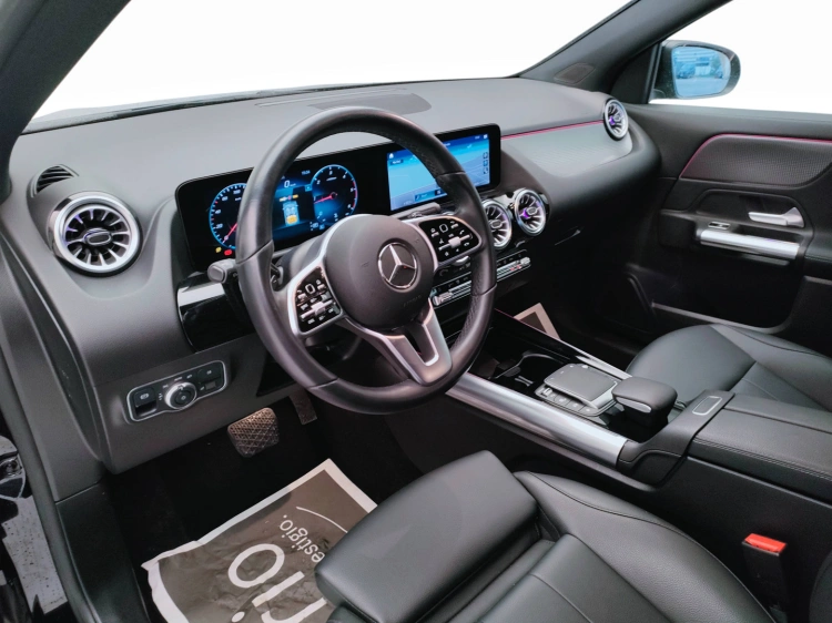 13 - Mercedes-Benz GLA 200 d Sport Plus auto