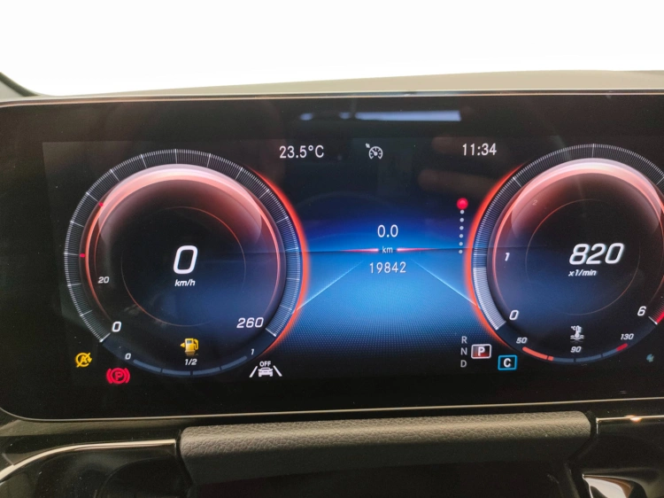15 - Mercedes-Benz GLA 200 d Sport Plus auto