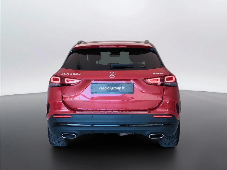 6 - Mercedes-Benz GLA 200 d Premium 4matic auto