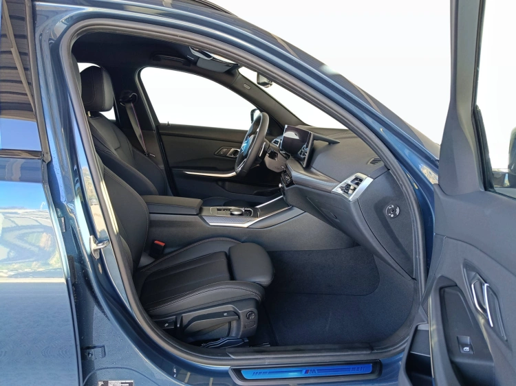 11 - BMW Serie 3 BMW 318d Touring