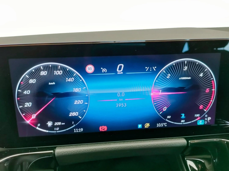 16 - Mercedes-Benz Classe B 180 d AMG Line Premium Plus auto