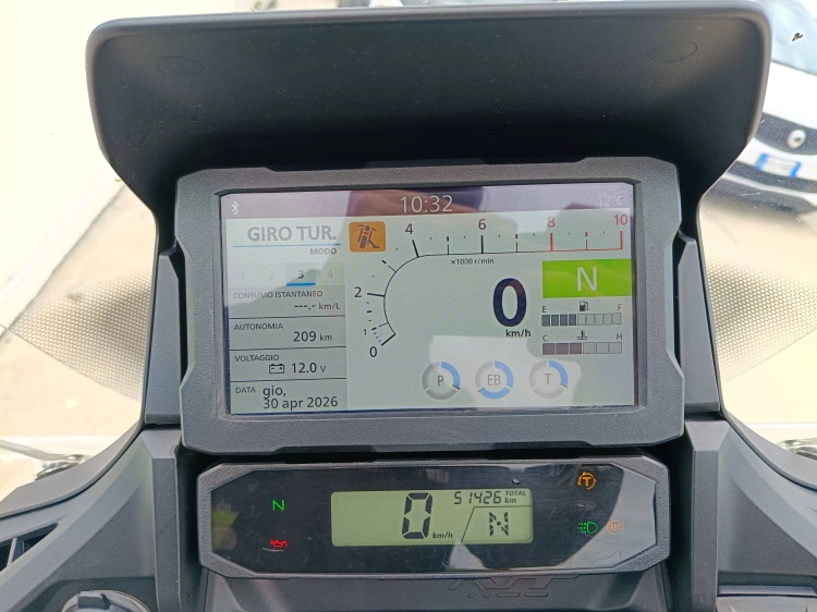 8 - Honda NT NT 1100 Abs my22