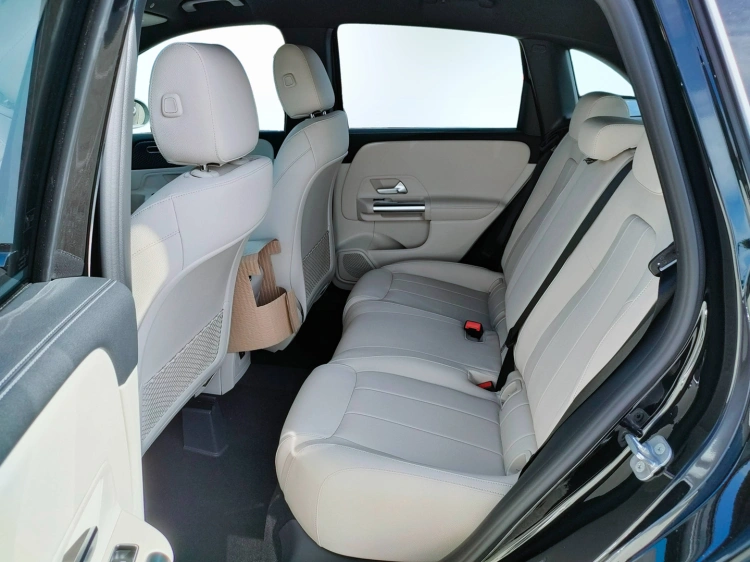 10 - Mercedes-Benz Classe B 180 d