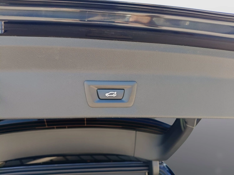 21 - BMW iX3 