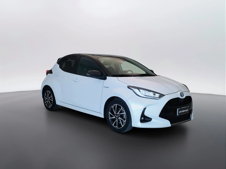 3 - Toyota Yaris Yaris 1.5h Style