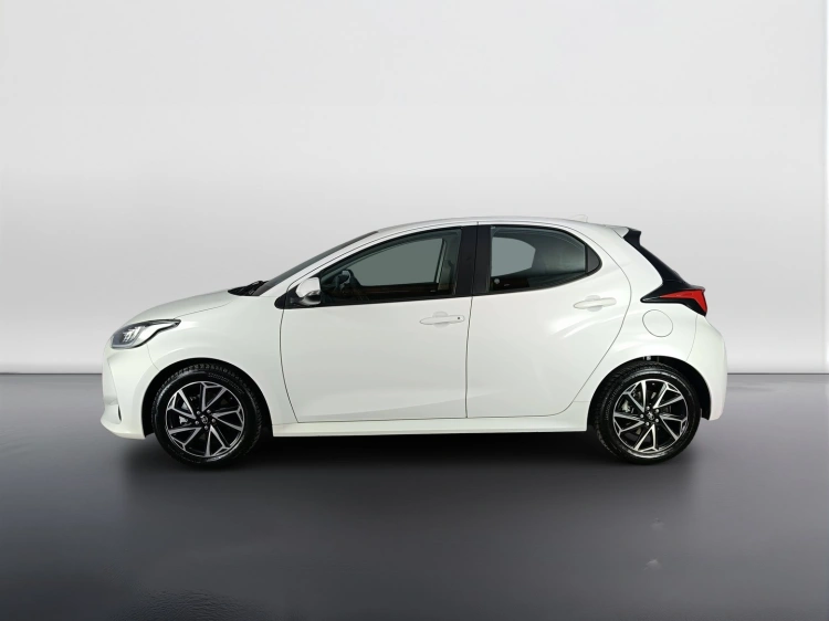 6 - Toyota Yaris Yaris 1.5h Trend