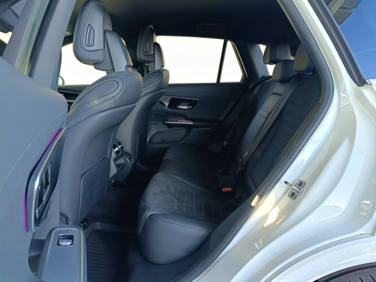 9 - Mercedes-Benz GLC 220 d AMG Premium 4matic auto