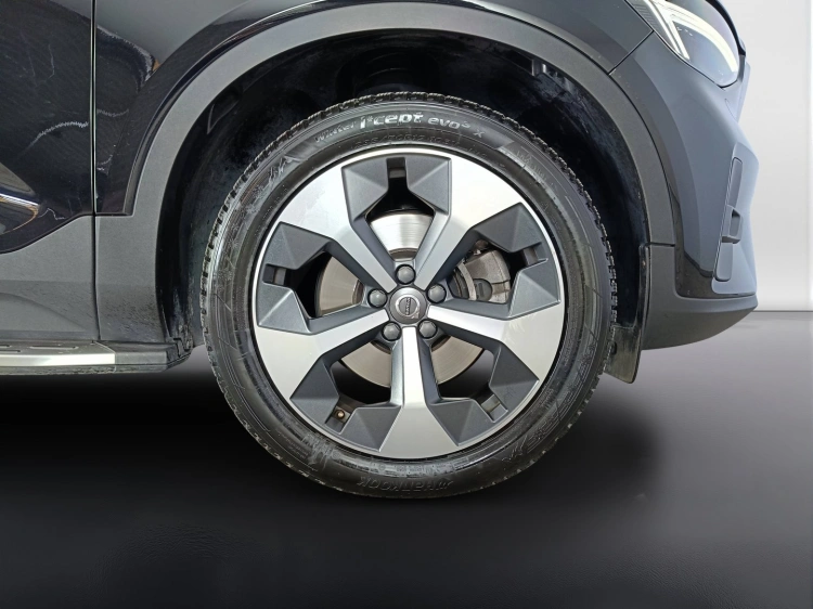 21 - Volvo XC40 XC40 2.0 b3 Core auto