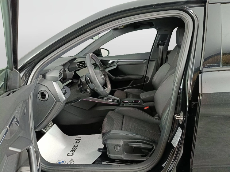 8 - Audi A3 A3 Sportback 2.0 tdi S line edition 150cv s-tronic