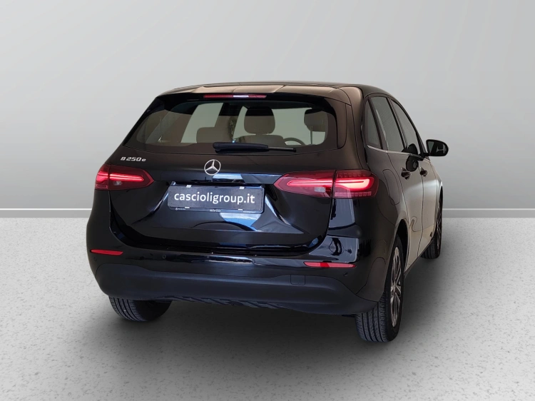 6 - Mercedes-Benz Classe B 250 e phev Advanced auto