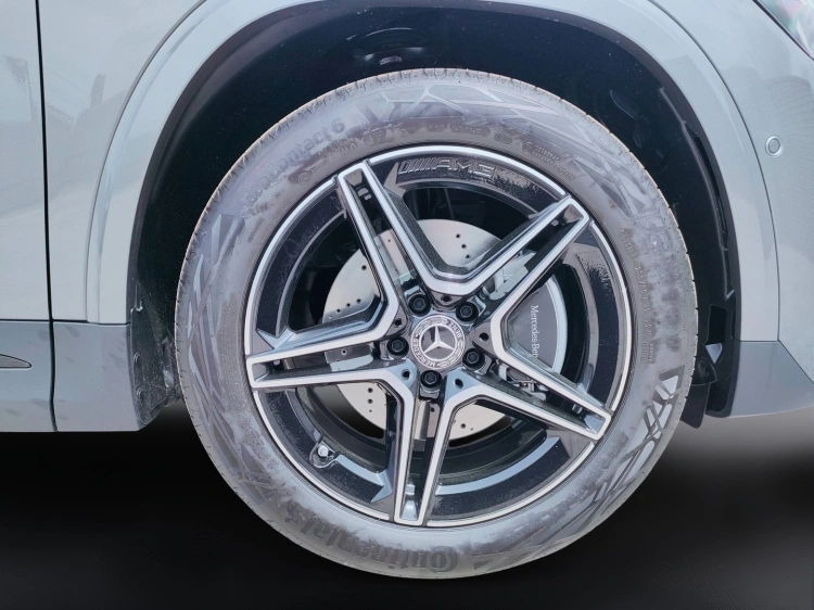 9 - Mercedes-Benz GLA 200 d automatic