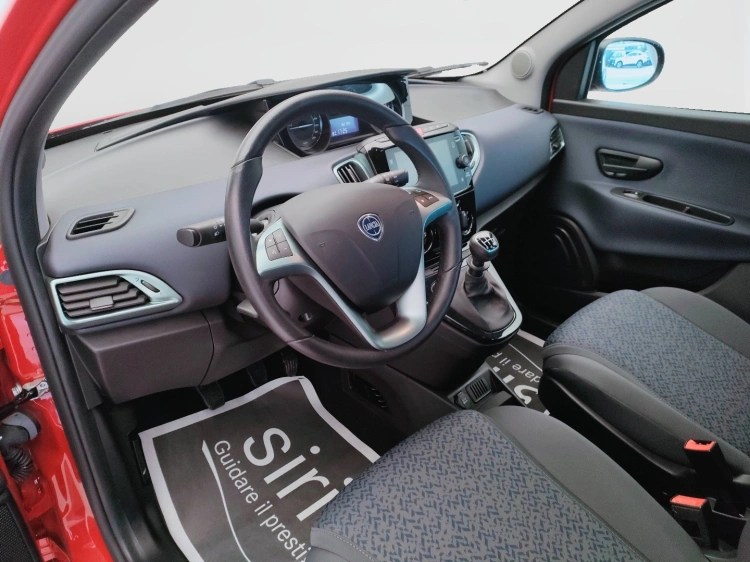 11 - Lancia Ypsilon Ypsilon 1.0 firefly hybrid Gold s&s 70cv
