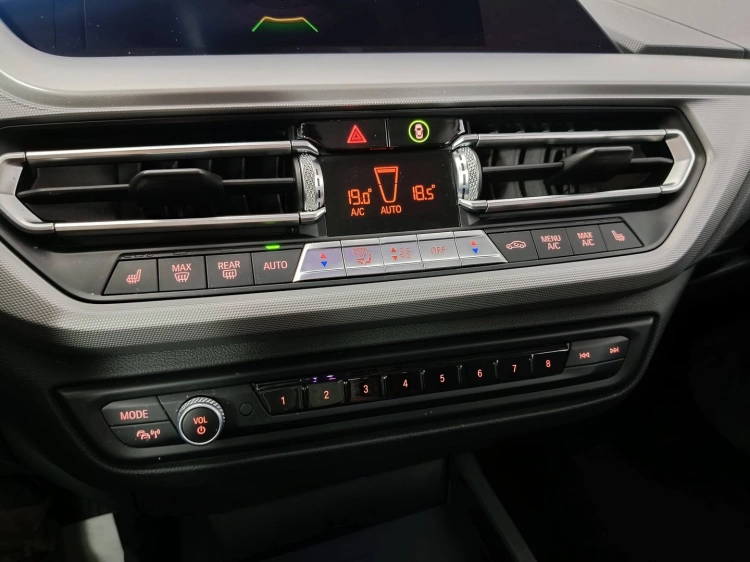 15 - BMW Serie 1 118d 5 Porte