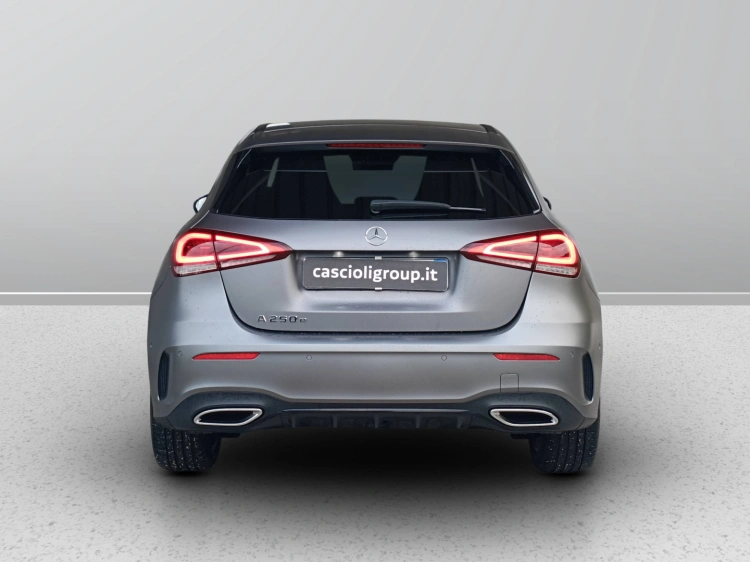 5 - Mercedes-Benz Classe A 250 e phev (eq-power) Premium auto