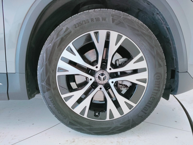 11 - Mercedes-Benz GLA 180 d Progressive Advanced Plus auto