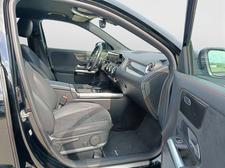 10 - Mercedes-Benz GLA 200 d AMG Line Advanced Plus auto