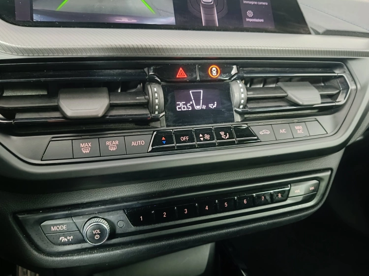 15 - BMW Serie 1 118d Msport auto