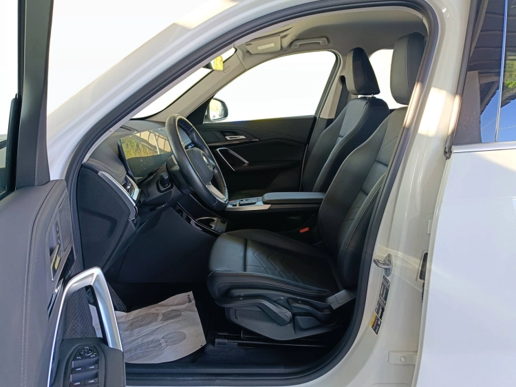 8 - BMW iX1 BMW iX1 eDrive20-Special Edition