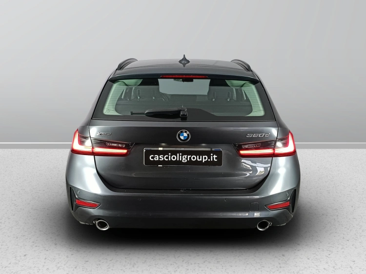 5 - BMW Serie 3 320d Touring mhev 48V xdrive auto