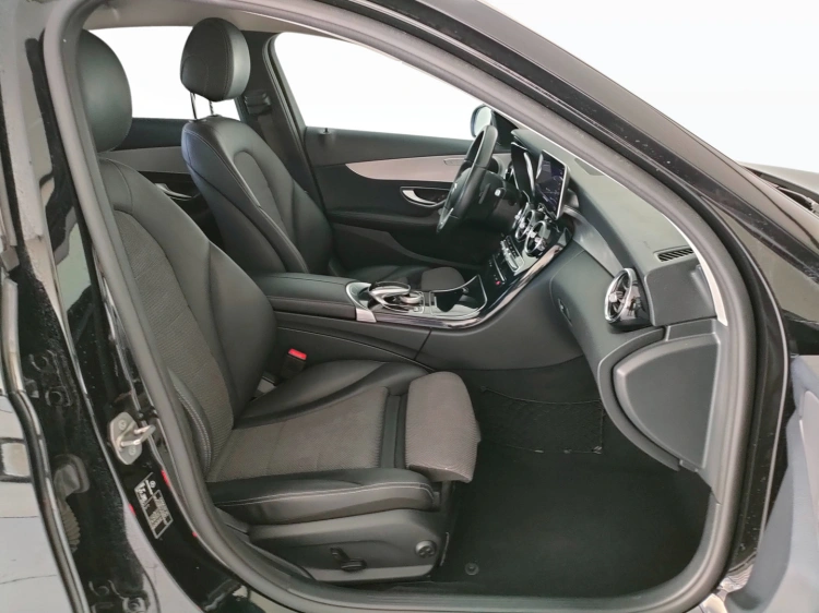 9 - Mercedes-Benz Classe C 220 d Premium auto