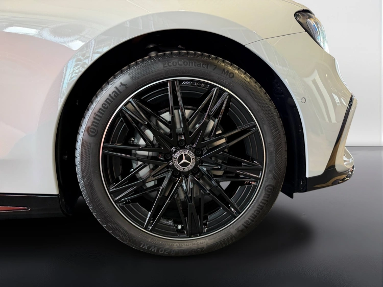 20 - Mercedes-Benz Classe C 400 4MATIC con tecnologia EQ