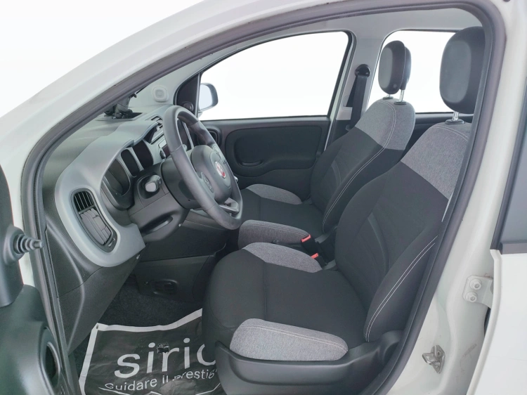 11 - Fiat Panda Panda 0.9 t.air t. natural power City Life 70cv 5p.ti