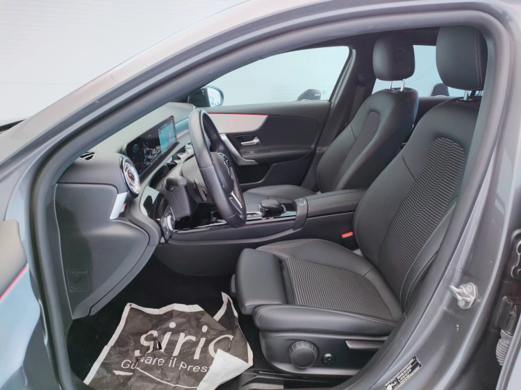 15 - Mercedes-Benz Classe A 180 d Sport auto