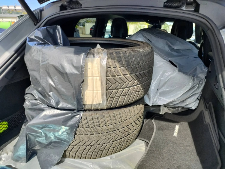 18 - Mercedes-Benz EQE SUV 350+ AMG Line Premium