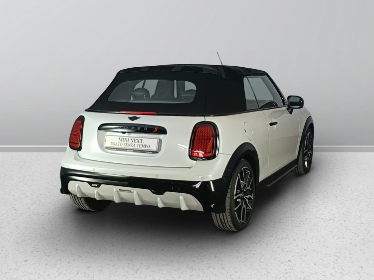 4 - MINI Cooper Mini Cooper Cabrio 2.0 S JCW auto