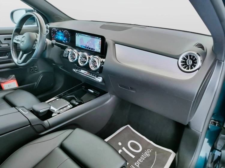 16 - Mercedes-Benz GLA 250 e phev (eq-power) Sport auto